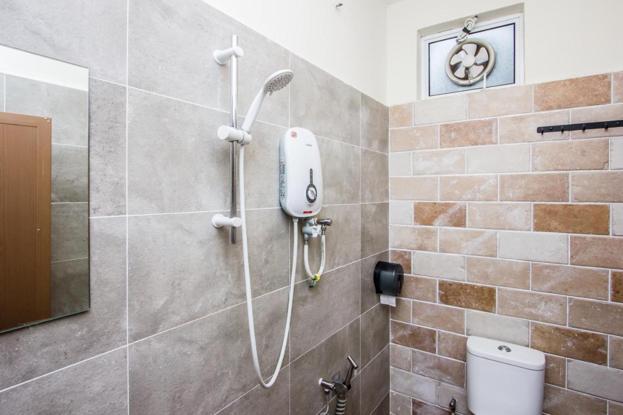 Surprised Homestay Баттерворт Екстер'єр фото
